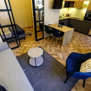 https://e13-design-studio.inbudapesthotels.com